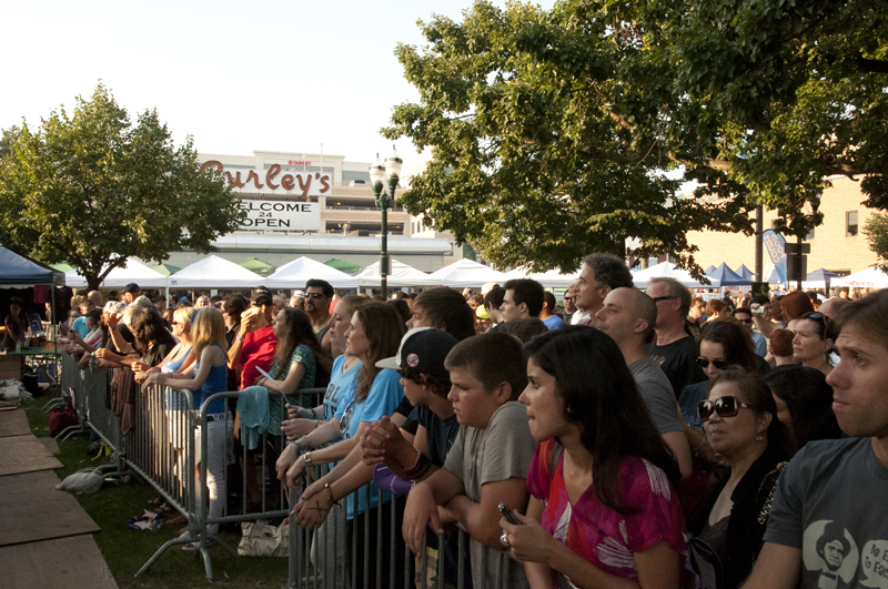 crowd2